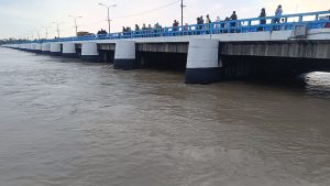 উজানের ঢলে হাতীবান্ধায় তিস্তা নদীর পানি বিপৎসীমার উপরে, নিম্নাঞ্চল প্লাবিত