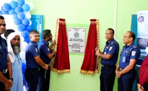 দিনাজপুর পুলিশ হাসপাতালে ইসিজি, বায়োকেমিক্যাল ল্যাবরেটরির উদ্বোধন করলেন পুলিশ সুপার