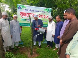 পুলিশ লাইন্সে Buddha’s Belly Bamboo-এর চারা রোপণ করেন দিনাজপুর পুলিশ সুপার