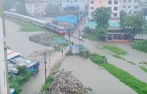 চট্টগ্রামে ভারী বৃষ্টি: কক্সবাজারের সঙ্গে রেল যোগাযোগ বন্ধ