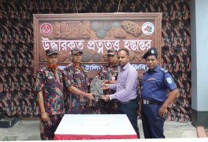 পাচার রোধে দিনাজপুর ব্যাটালিয়ন (৪২ বিজিবি) এর সাফল্য : ৭ প্রাচীন পুরাকীর্তি হস্তান্তর প্রত্নতত্ত্ব অধিদপ্তরে