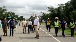 বাংলাবান্ধা স্থলবন্দর পরিদর্শন মার্কিন রাষ্ট্রদূতের