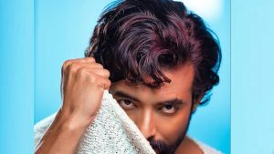 ‘কলাগাছ, এমনকি নায়িকার বদলে টেবিল-চেয়ার হলেও প্রেমের দৃশ্যে সাবলীল!’ কে এই অভিনেতা?