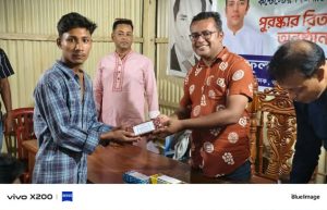 আটপাড়ায় তৌছিফুল ইসলাম তৌসিফের উদ্যোগে প্রেডিকশন কনটেস্টের পুরস্কার বিতরণ