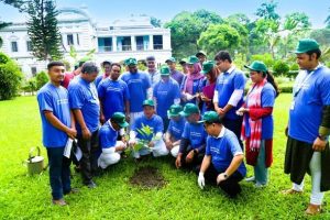 ঢাকা বিশ্ববিদ্যালয়ে বৃক্ষরোপণ ও পরিচ্ছন্ন ক্যাম্পাস কর্মসূচি