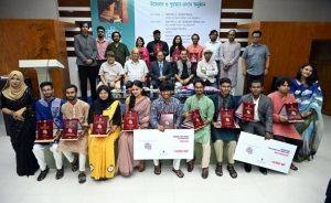 ঢাবি অঙ্কন ও চিত্রায়ণ বিভাগেরবার্ষিক শিল্পকর্ম প্রদর্শনী শুরু