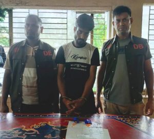 দিনাজপুরে ডিবি’র অভিযানে ৪০০ পিস ইয়াবাসহ গ্রেফতার-১