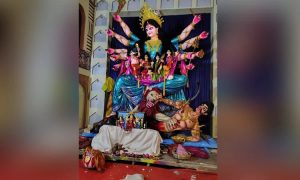 বগুড়ায় দুর্গা প্রতিমা দেখতে ভিড়