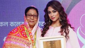মা হারালেন চিত্রনায়িকা পপি