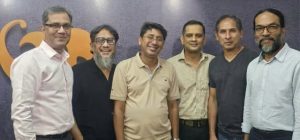 চার দশকের গান ও বন্ধুত্বের মেলবন্ধন: বনানীর আর্টিস্ট ক্লাবে প্রমিথিউস-এর পুরনো সদস্যদের নস্টালজিক পুনর্মিলনী